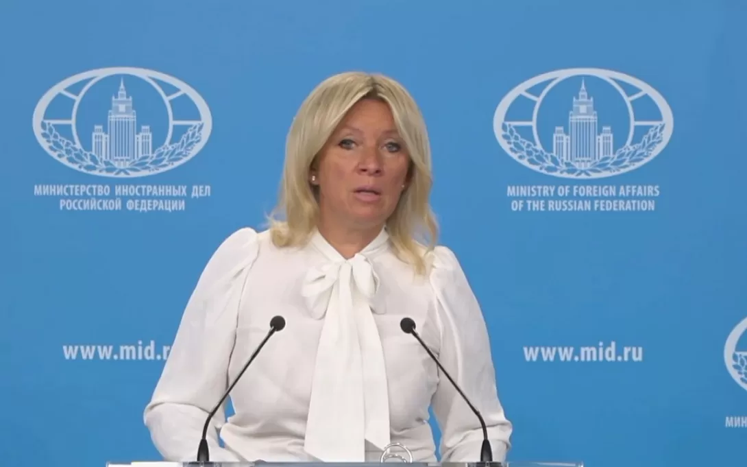 Захарова назвала извинения Крида за одежду с постером «Иди и смотри» признаком силы