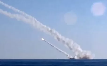 Видео запуска ракеты "Калибр" с борта подлодки